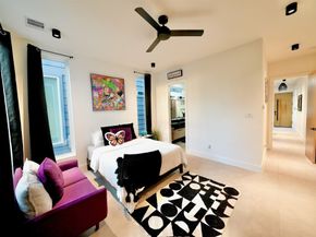 2205 Staples St B, Houston TX 77026