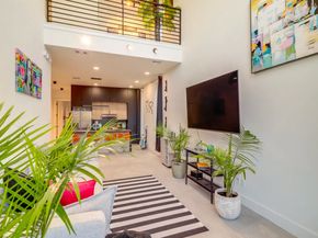 2205 Staples St B, Houston TX 77026