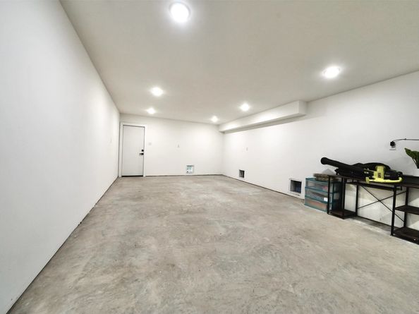 2205 Staples St B, Houston TX 77026