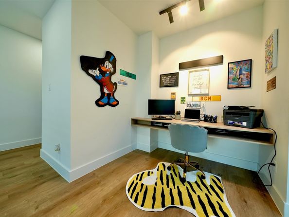 2205 Staples St B, Houston TX 77026