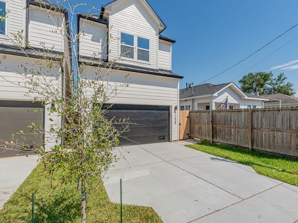 123 Amundsen Street B, Houston TX 77009