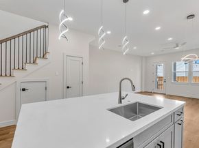 123 Amundsen Street B, Houston TX 77009