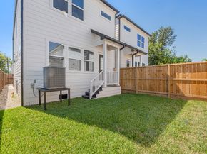 123 Amundsen Street B, Houston TX 77009