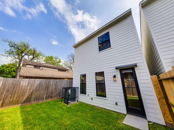 5709 Gano Street, Houston TX 77009