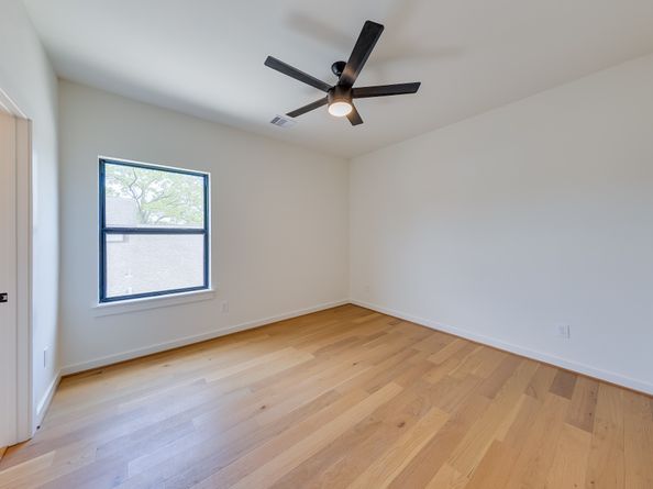 5709 Gano Street, Houston TX 77009