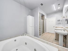 6000 Reims Road 3009, Houston TX 77036