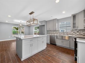 1933 Santa Rosa Street, Houston TX 77023