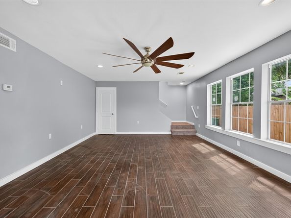 1933 Santa Rosa Street, Houston TX 77023
