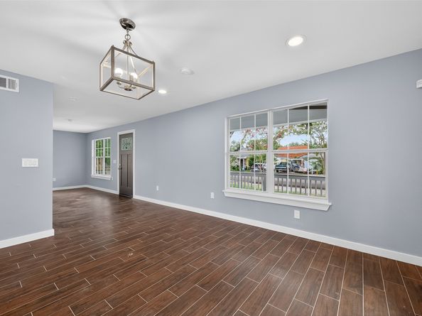 1933 Santa Rosa Street, Houston TX 77023