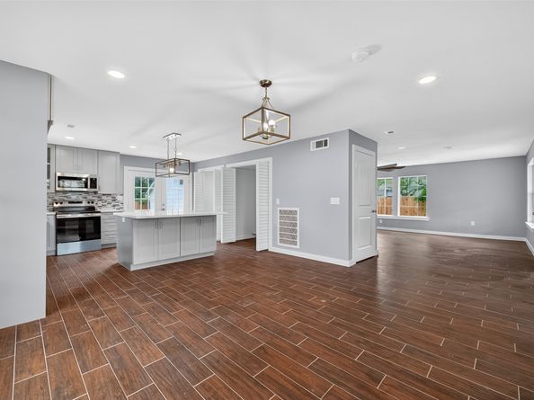 1933 Santa Rosa Street, Houston TX 77023