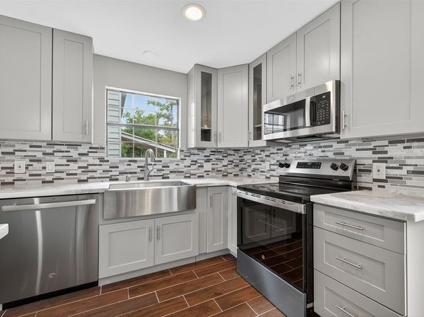 1933 Santa Rosa Street, Houston TX 77023