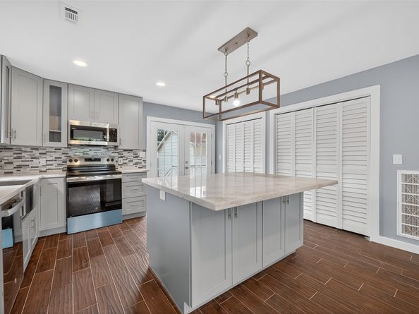 1933 Santa Rosa Street, Houston TX 77023