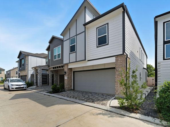 3009 Skyrock Drive, Houston TX 77063