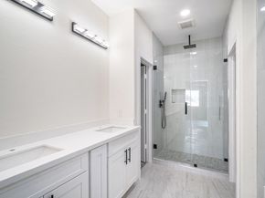 9807 Bamboo A, Houston TX 77041