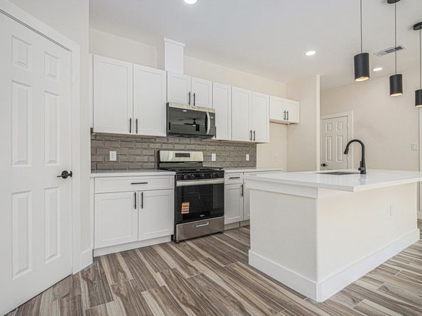9807 Bamboo A, Houston TX 77041