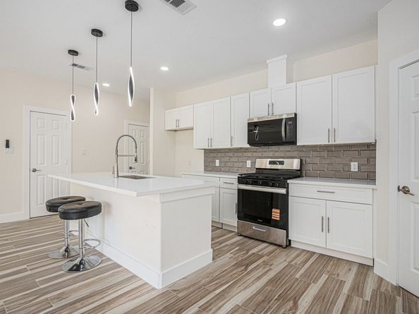 9807 Bamboo A, Houston TX 77041
