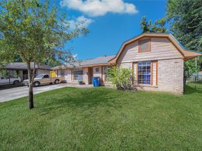 118 W Doverfield Drive, Houston TX 77037