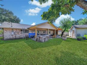 118 W Doverfield Drive, Houston TX 77037