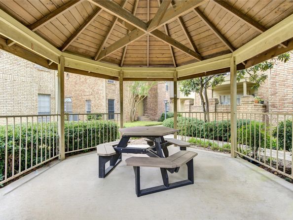1515 Sandy Springs Road 1808, Houston TX 77042