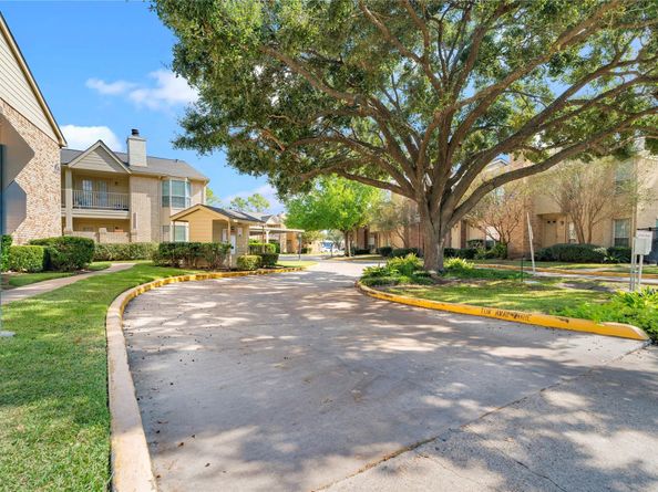 1515 Sandy Springs Road 1808, Houston TX 77042