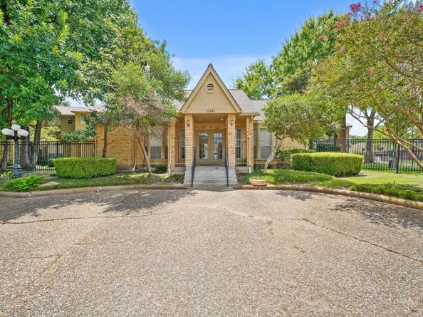 1515 Sandy Springs Road 1808, Houston TX 77042