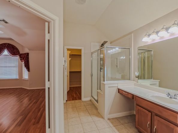 15811 Sandisfield Lane, Houston TX 77084