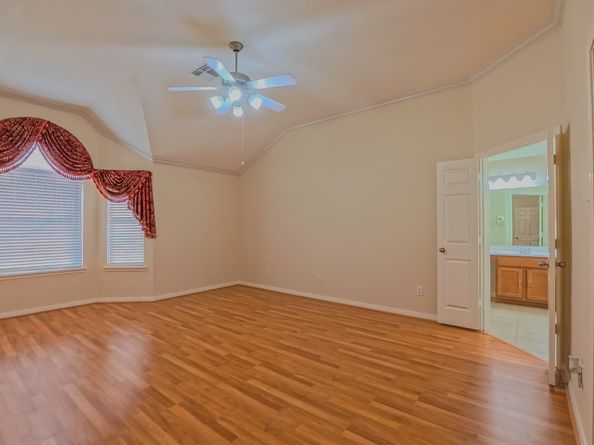 15811 Sandisfield Lane, Houston TX 77084