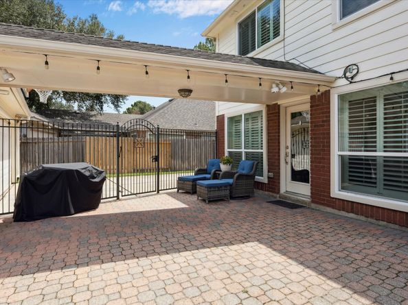 15726 Echo Lodge Drive, Houston TX 77095