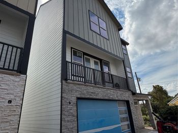 2707 Berry Street