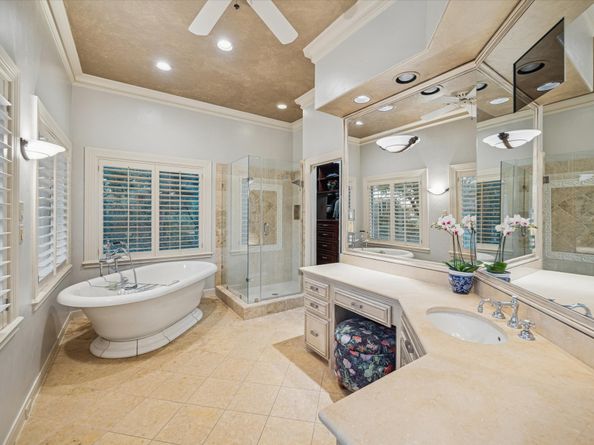 47 N Regent Oak, The Woodlands TX 77381