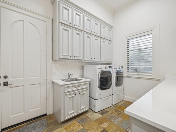 47 N Regent Oak, The Woodlands TX 77381