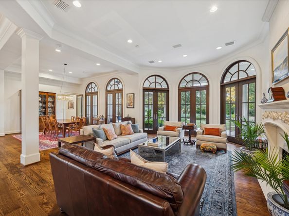 47 N Regent Oak, The Woodlands TX 77381