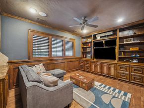 47 N Regent Oak, The Woodlands TX 77381