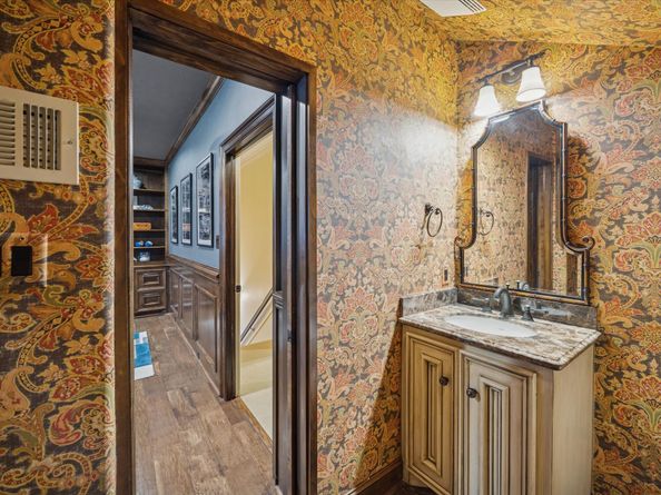 47 N Regent Oak, The Woodlands TX 77381