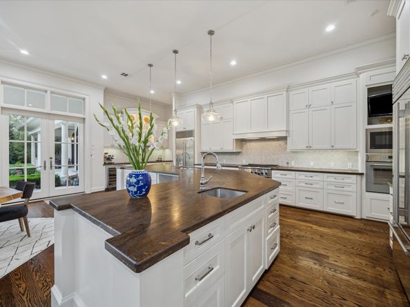 47 N Regent Oak, The Woodlands TX 77381