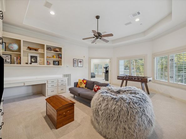 47 N Regent Oak, The Woodlands TX 77381