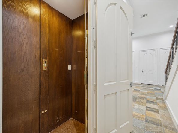 47 N Regent Oak, The Woodlands TX 77381