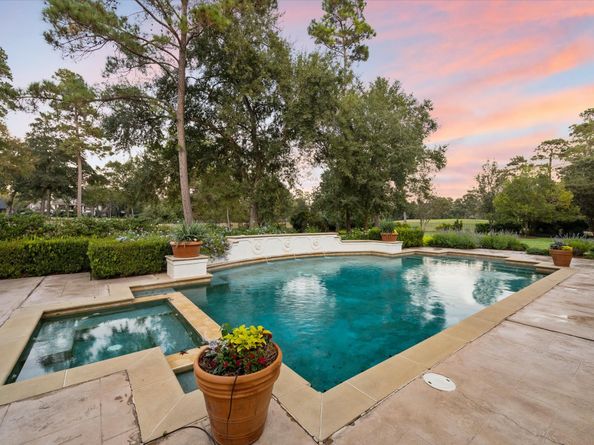 47 N Regent Oak, The Woodlands TX 77381