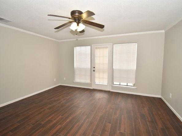 9007 Woodleigh Drive, Houston TX 77083