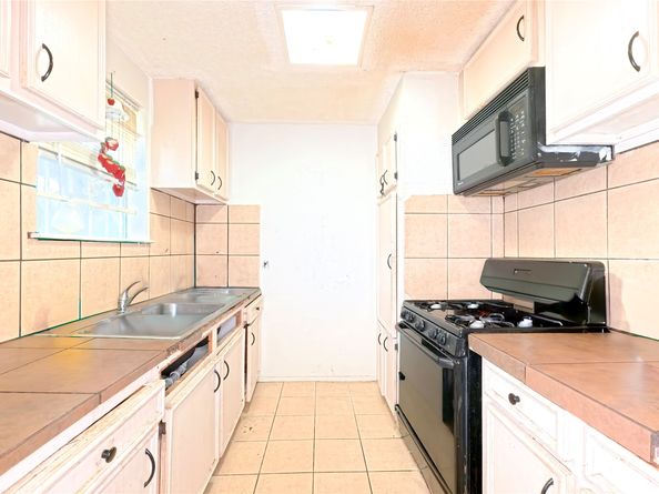 14531 Essendine Lane, Houston TX 77045