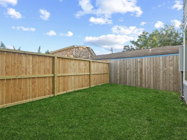 3422 Mansfield Street, Houston TX 77091