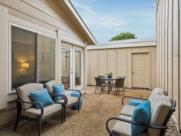 11522 Village Place Drive 81, Houston TX 77077