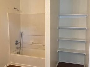 854 Darbydale Crossing Lane, Houston TX 77090