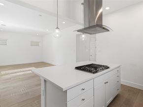 7702 West Side Villas Lane, Houston TX 77055