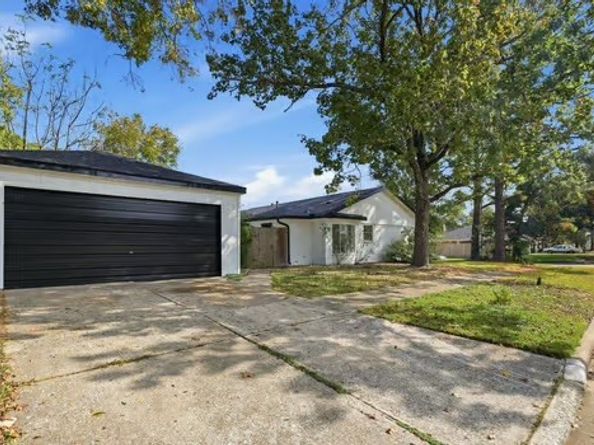 703 Reseda Drive, Houston TX 77062