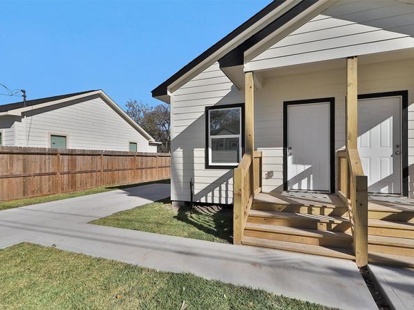 3916 Falls ST Street, Houston TX 77026