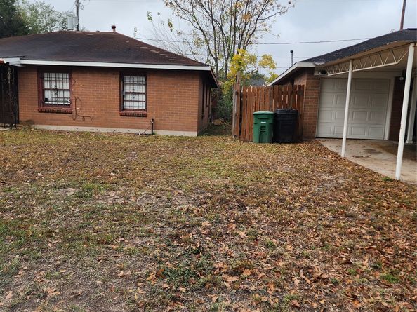 203 Woodard, Houston TX 77009