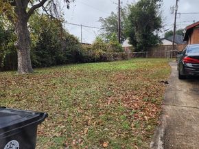 203 Woodard, Houston TX 77009