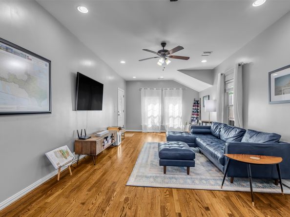 713 Mcintosh Street, Houston TX 77009