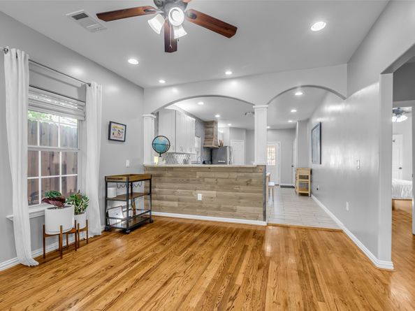 713 Mcintosh Street, Houston TX 77009